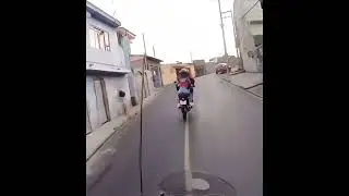 If the Brazilian Police Chase had the Road Rash 2 Soundtrack