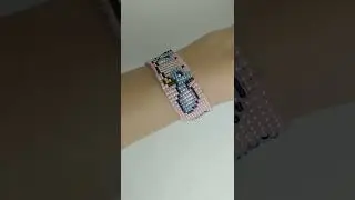 Фенечка из бисера с коровой и голубикой 