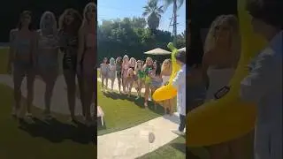 Clonando 13 Garotas Super Gatas de uma Vez em um Laboratório de DNA 🧬