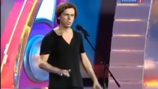 Максим Галкин пародирует Геннадия Малахова и Елену Малышеву.