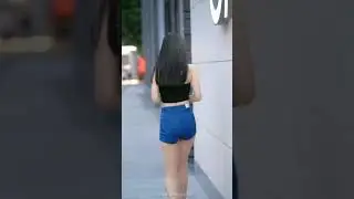 Super hot Asian girl 😍
