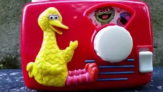 Sesame Street music box radio  (Pepole in your Neighborhood)