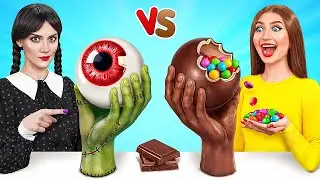 Челлендж. Шоколадная Еда vs Настоящая Еда с Уэнсдей Аддамс | Сумасшедший Челлендж от Choco DO