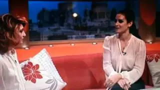 Nicola Roberts interviewed bbc breakfast - Interviewer pulls funny face