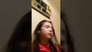 Вышла из душа🛁жду пиццу🍕завта на д.р к Аньке🎂