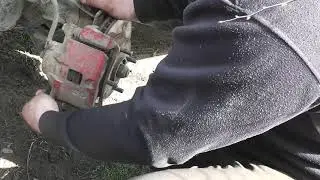 замена передних тормозных  колодок на Mitsubishi Dion