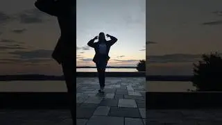 прошлогодний тренд 🤭 #music #shrots #tiktok #trend #dance #queencard #самара