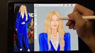 Let's draw Gigi Hadid at the 2022 WWD Honors Awards at Cipriani South Street in New York