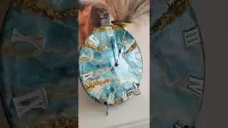 Часы из смолы 