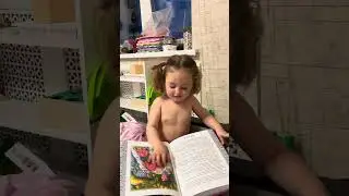 Как Яся воспринимает чтение в 2 года)) май 2022