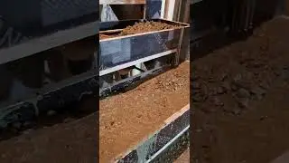 Как вибрируют бетон на лестнице.