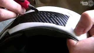 rivestire particolari del casco con pellicola carbon look