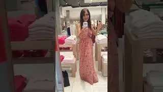 Италия Жасмин казашка в BENETTON, 23 года в Италии