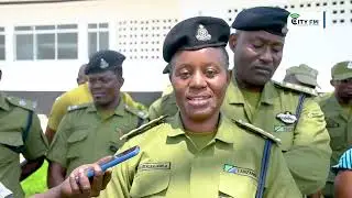 TAZAMA ASKARI POLISI KIKOSI CHA  ANGA WALIVYOINGIA HOSPITALI YA KIVULE KUADHIMISHA MIAKA 60.