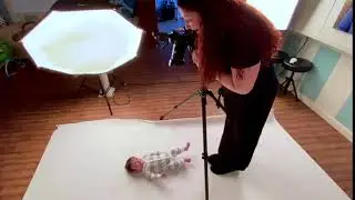 Riddick's BTS video of baby photoshoot
