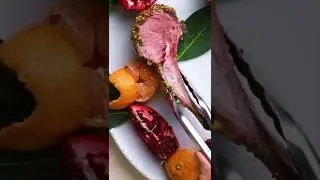 🥩This Pistachio-Crusted rack of Australian Lamb