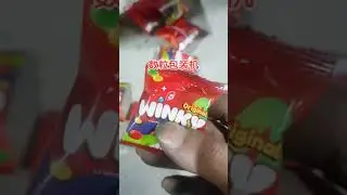 Vibration plate particle counting upright packaging machine