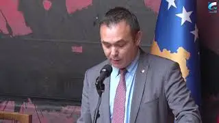 Haradinaj merr pjesë në akademinë përkujtimore për 20 vjetorin e vdekjes së heroit, Adrian Krasniqi