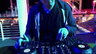 Traktor Kontrol S4 Remix Decks