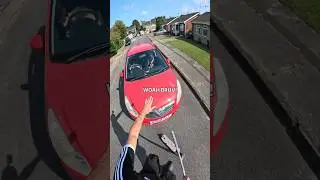 She should NOT DRIVE!😡