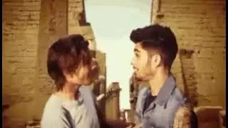 How I want Zaynie and Lou to bump into eachother 🤧💙💛