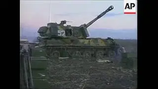 Война в Чечне (1994-1996) Артиллерийская батарея ведет огонь по противнику