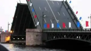 Разводка дворцового моста