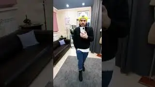 Жду клиента для примерки персональных джинсов.
