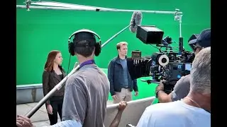что мы видим за кадром what we see behind the scenes
