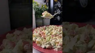 Новый крабовый. Рецепт крабового салат с авокадо  