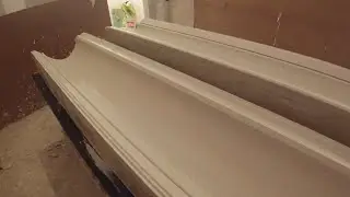Cornice  - coving. Making stucco molding from plaster. Gypsum stucco on the ceiling.