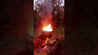 Пробуем обжечь медь в кастрюле.