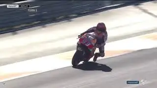 MotoGp 2017 Gp Valencia MARQUEZ  CADE E SI RIALZA