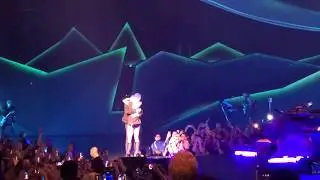 Lady Gaga, Bradley Cooper   Shallow Live in Las Vegas