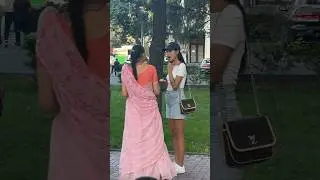⭐️Люди с большой радостью и удивлением берут прасад, знаменитые сладкие шарики. Бишкек. 2024.08.30