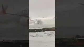 Flydubai battles flood #dubairain #planespotting #dubaiflood