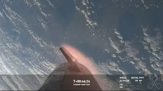 Starship re-entering Earth's atmosphere. Views through the plasma | Source: @SpaceX