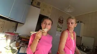 ПРИГОТОВИЛИ ТОРТ НА ЛАВАШЕ ОТ МАМИНОГО РЕЦЕПТА / ЗАКАЗАЛИ РОЛЛЫ / ЛИЗОЧКА ПОВЗРОСЛЕЛА СЛИШКОМ РАНО