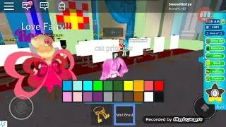 Я в первый раз играю на камеру в royal high 😂😂😂
