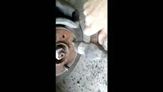 Как поменять шпильку на Ниссане