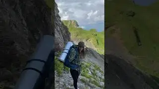 Не всем девчонкам нужны дорогие тачки и деньги 👌