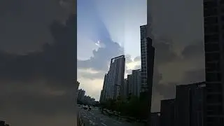 충격 그 자체! 우리 아파트 하늘에 초거대 청룡 얼굴이.. (24. 9. 9)