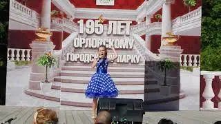Чепурина Вероника, 9 лет.Песня "С друзьями"