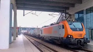 Passage de la E-1401 en tractant une rame de conteneurs vers CRN