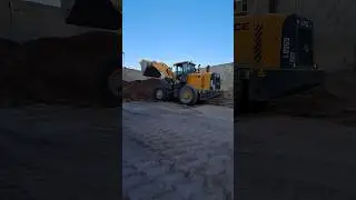 Первый раз в жизни управляю погрузчиком😱😱😱