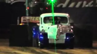 2wd pulling truck goes boom