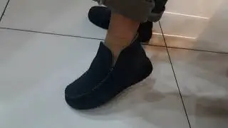 Dude Suede на примерке