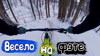 Весёлое зимнее катание Заехал на мото трассу, катание по палкам и колеям)