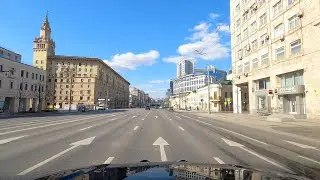 По Садовому кольцу во время карантина. Пустая Москва, весна, солнце.