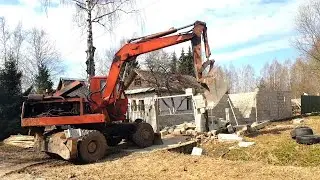 ЭКСКАВАТОР РАБОТАЕТ И РУШИТ ГАРАЖ